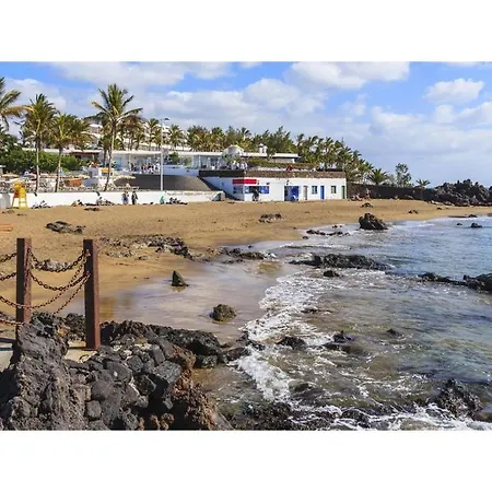 Апартаменти Playa Chica *